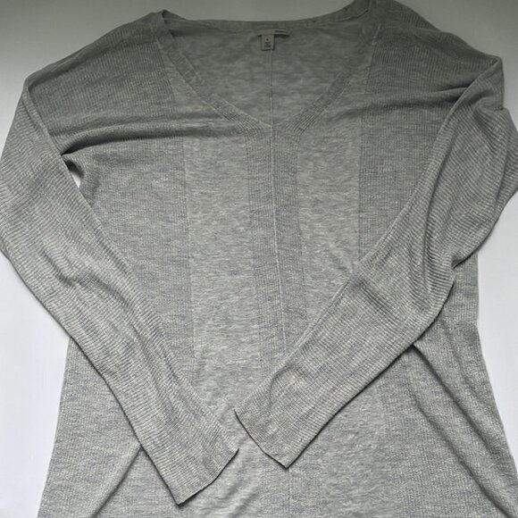Halogen Oversized Lightweight V Neck Gray Sweater Size Medium - Picture 8 of 15